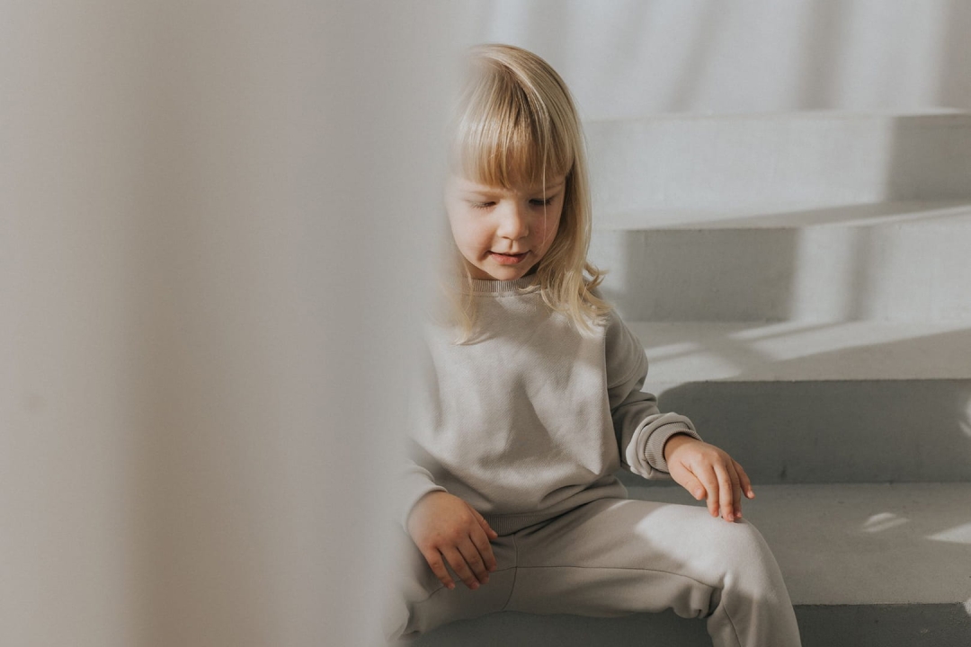 Bluza oversize dziecięca kremowa basic Nooply
